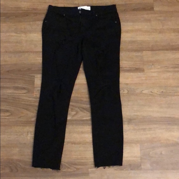 PacSun Denim - pacsun jeans size 9. black with rips. low rise. PacSun Denim - pacsun jeans size 9. black with rips. low rise.